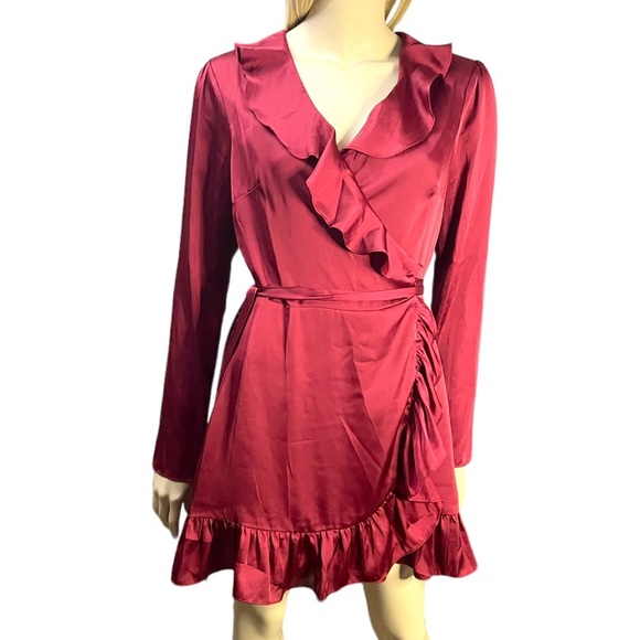 Lovers + Friends Satin wrap dress - Picture 7 of 9